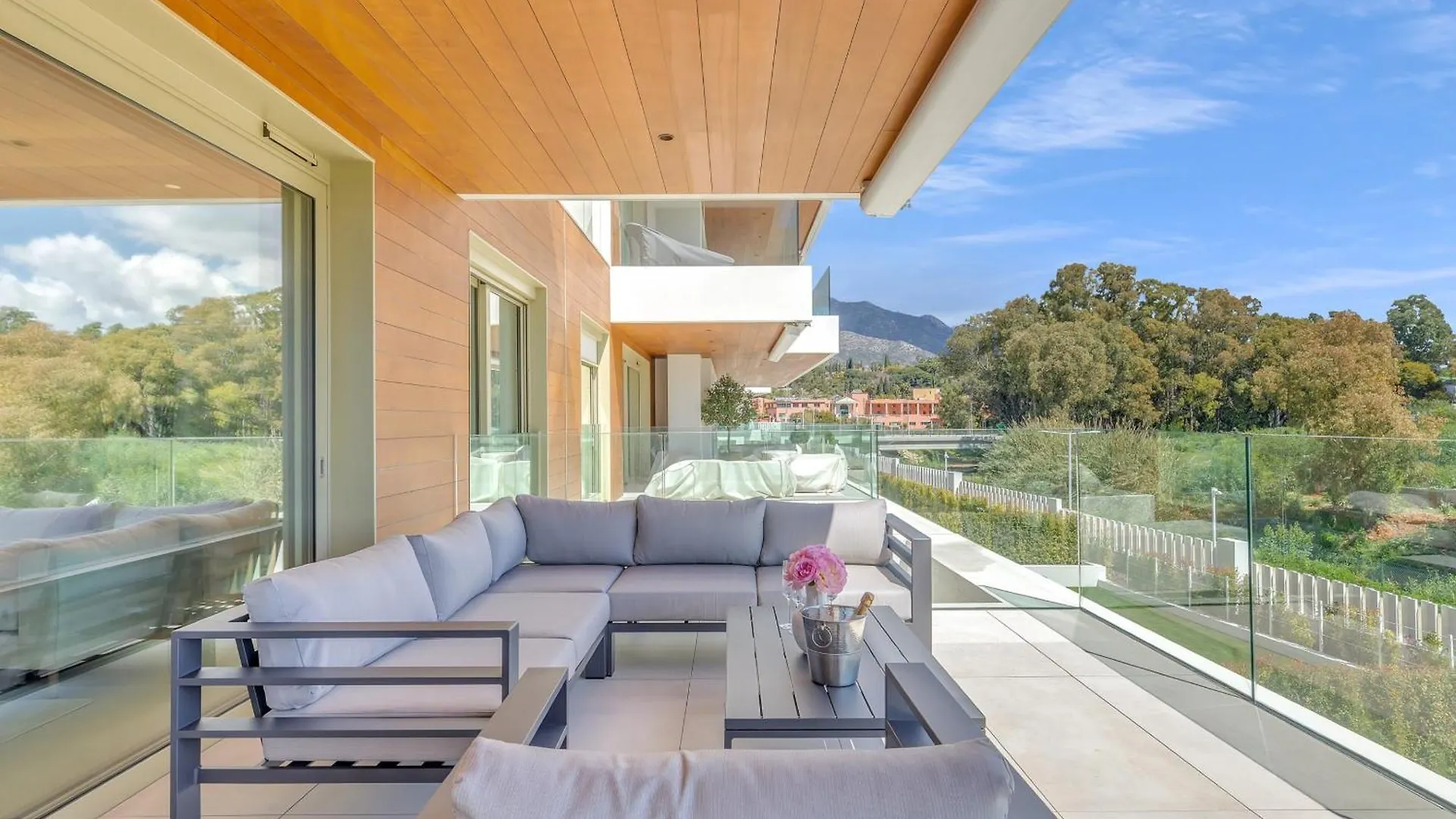 Benalus II Luxury Apartment ماربيا